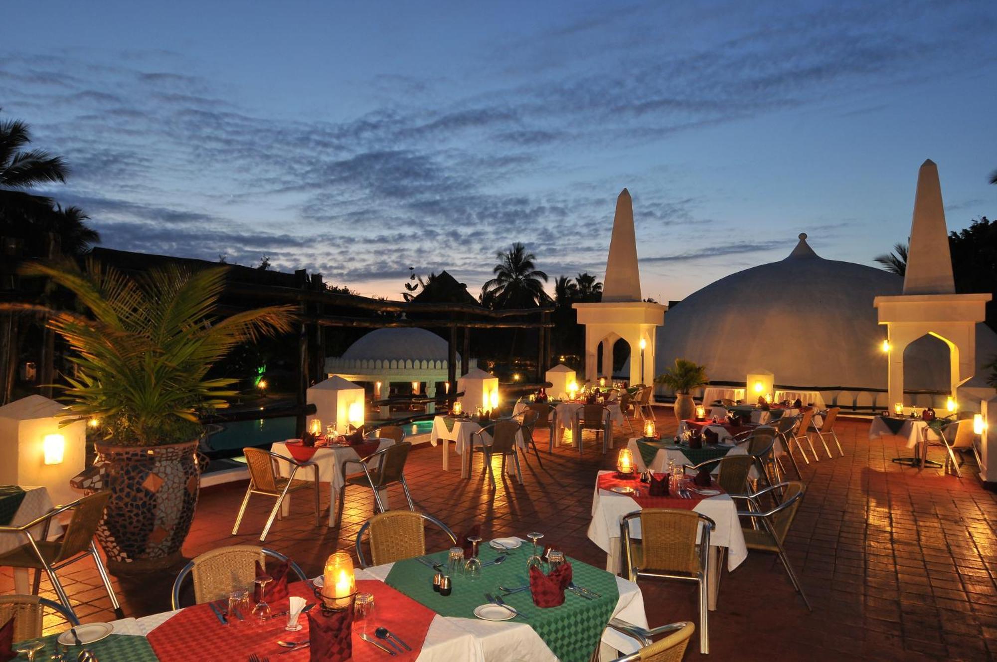 Southern Palms Beach Resort Diani Beach Bagian luar foto