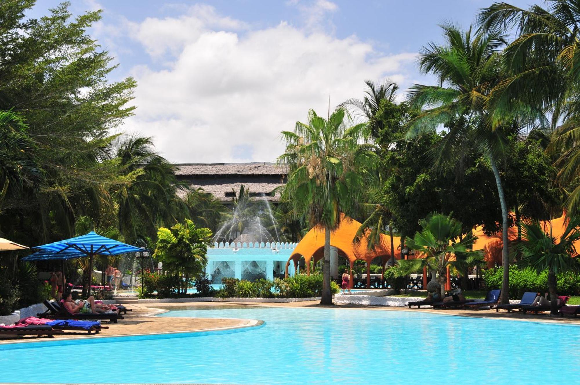 Southern Palms Beach Resort Diani Beach Bagian luar foto