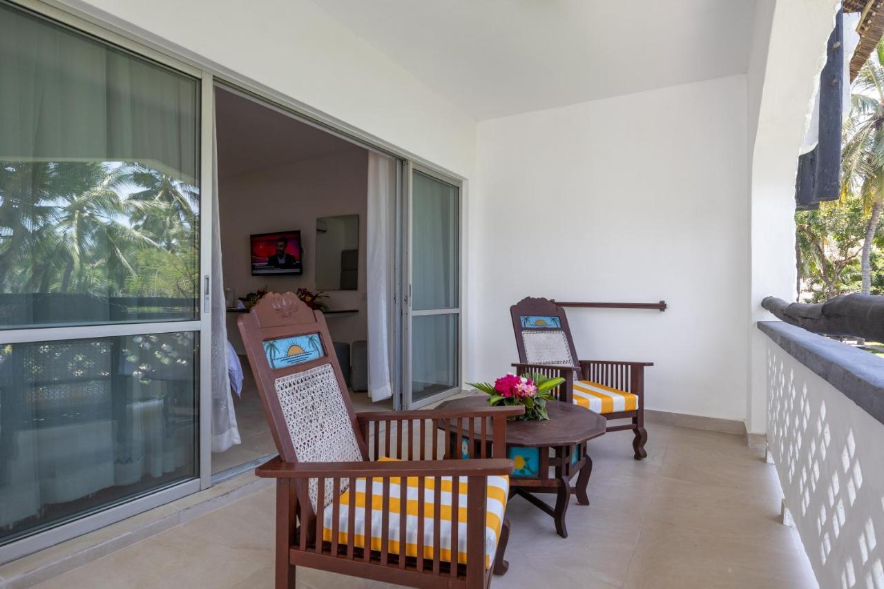 Southern Palms Beach Resort Diani Beach Bagian luar foto