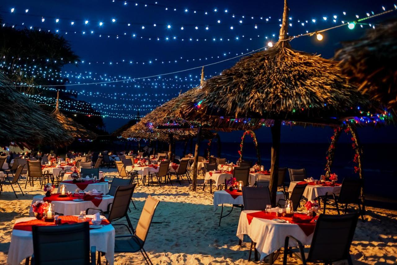 Southern Palms Beach Resort Diani Beach Bagian luar foto