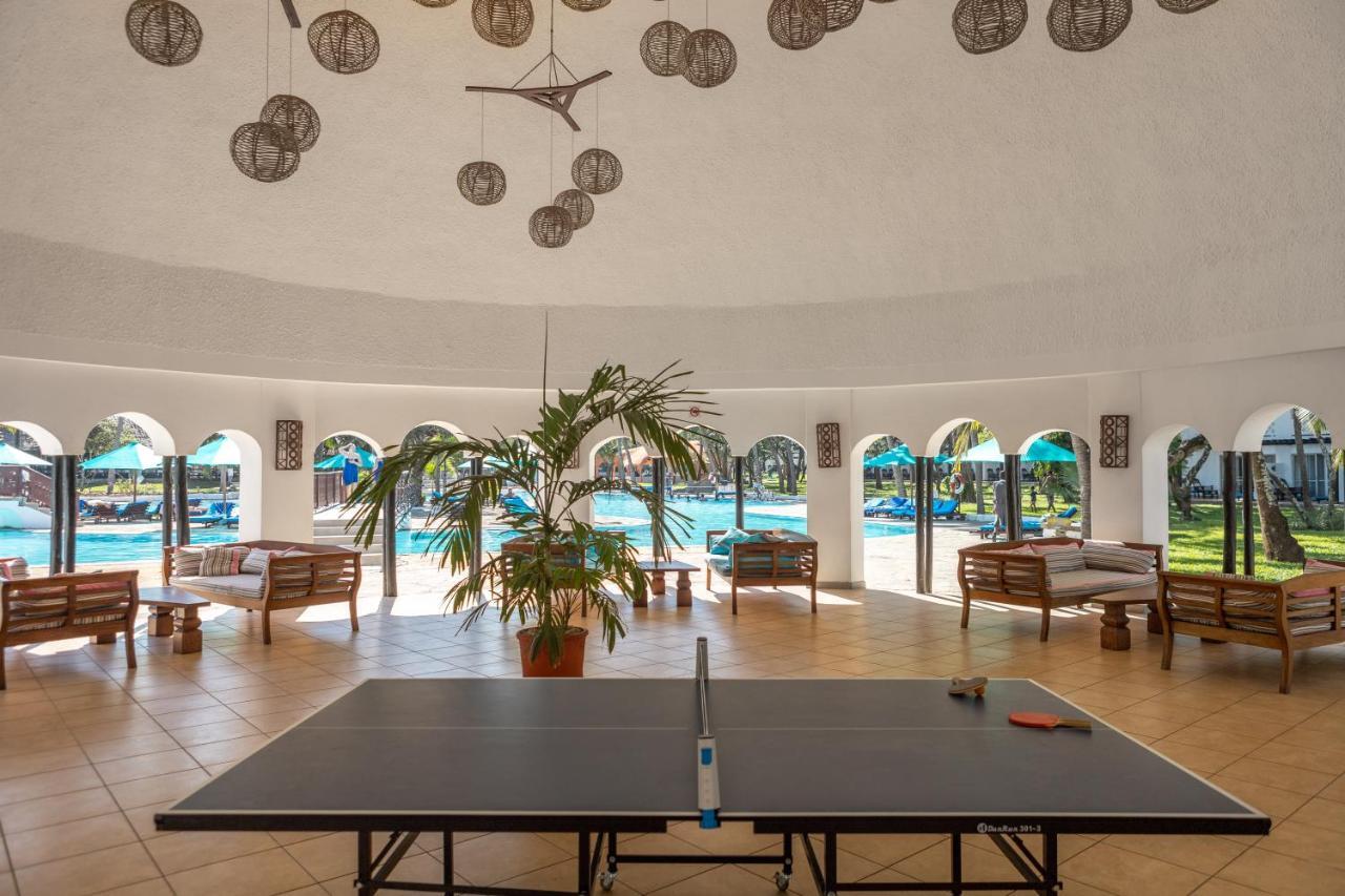 Southern Palms Beach Resort Diani Beach Bagian luar foto