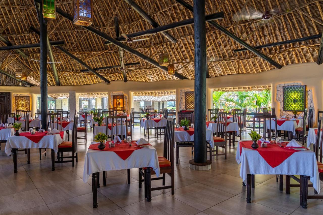 Southern Palms Beach Resort Diani Beach Bagian luar foto
